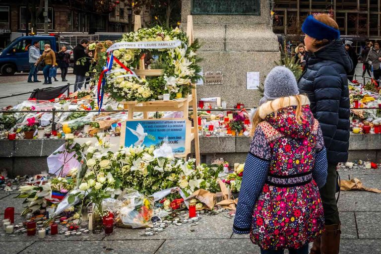 Attentats_13_novembre_2015_Memorial_place_Kléber_24_decembre_2018